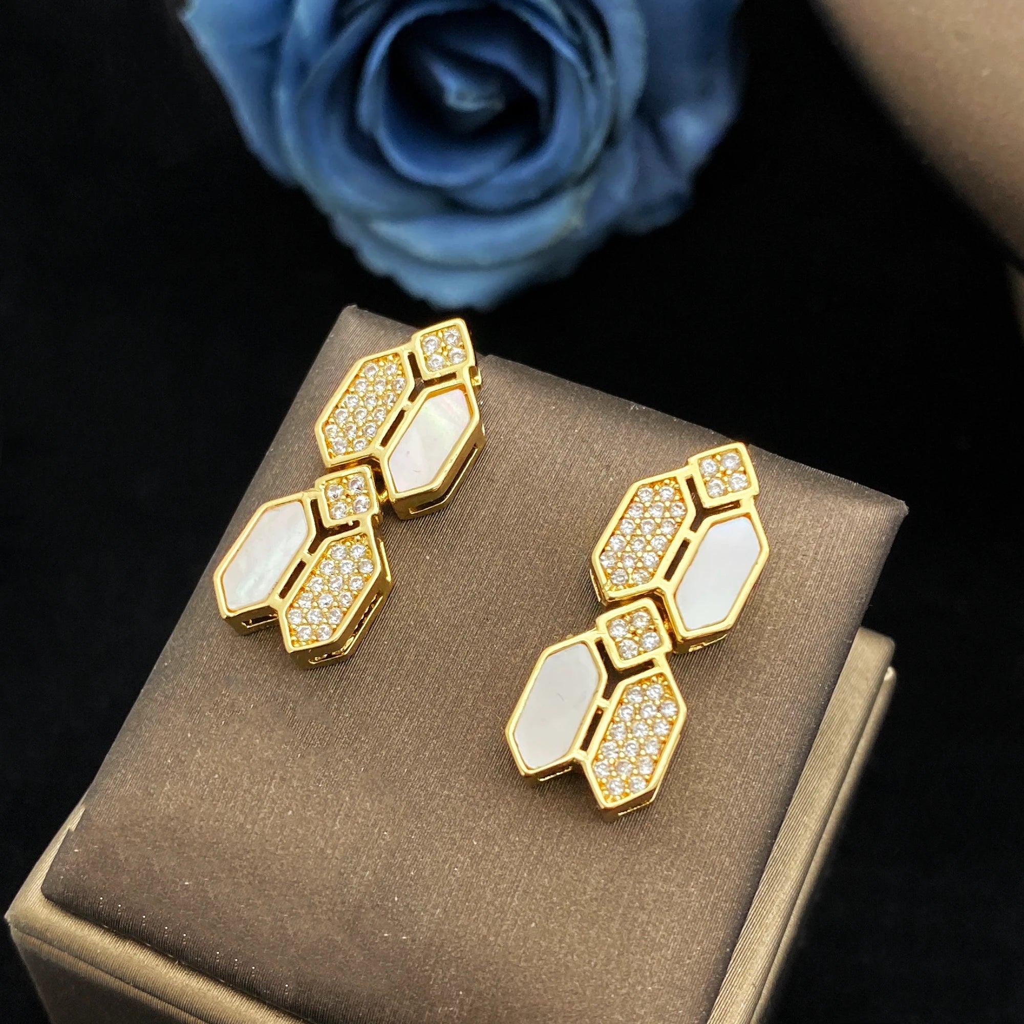 HOT  Jewelry Sets For Woman Wedding Parties Jewellery Necklace Earrings Rings Bracelets For Gift Plating18k With CZ White shell